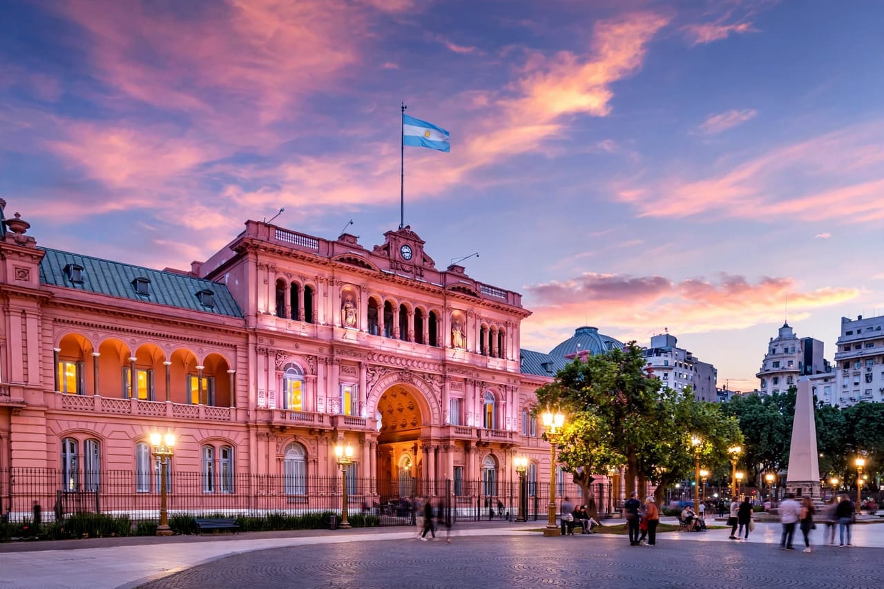 Casa Rosada em Buenos Aires ao entardecer